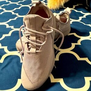 NWOT lavender lane eight trainer ad-1 sneakers 8.5
